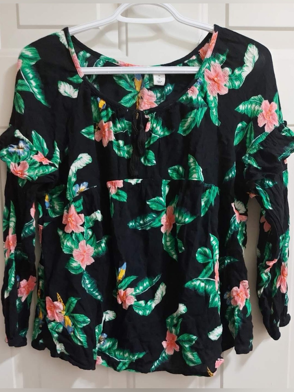 Old Navy black floral long sleeve blouse